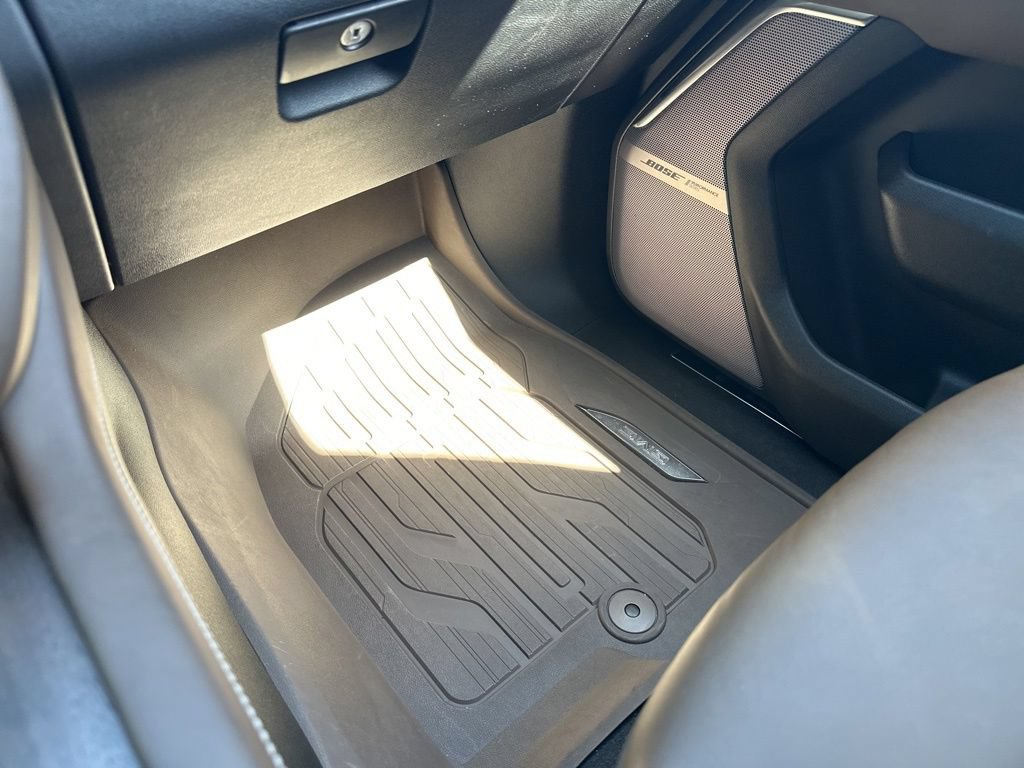 Used 2025 GMC Yukon XL Denali Ultimate w/ LPO, Floor Liner Package AWD/4WD image 30