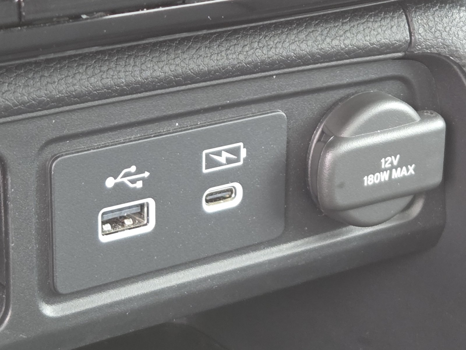 Used 2025 Honda Pilot TrailSport image 31