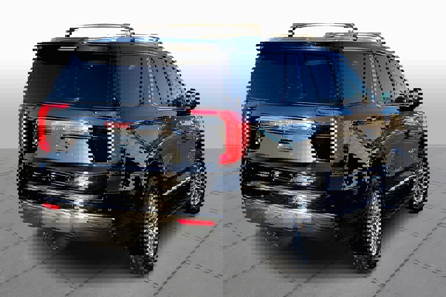 Used 2021 GMC Yukon SLT w/ SLT Luxury Plus Package image 10