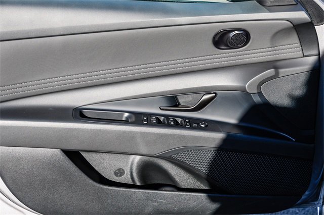 Certified 2025 Hyundai Elantra Sport image 24