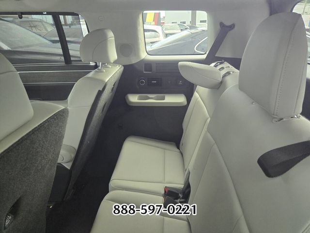 Used 2024 Hyundai Santa Fe Calligraphy FWD image 4