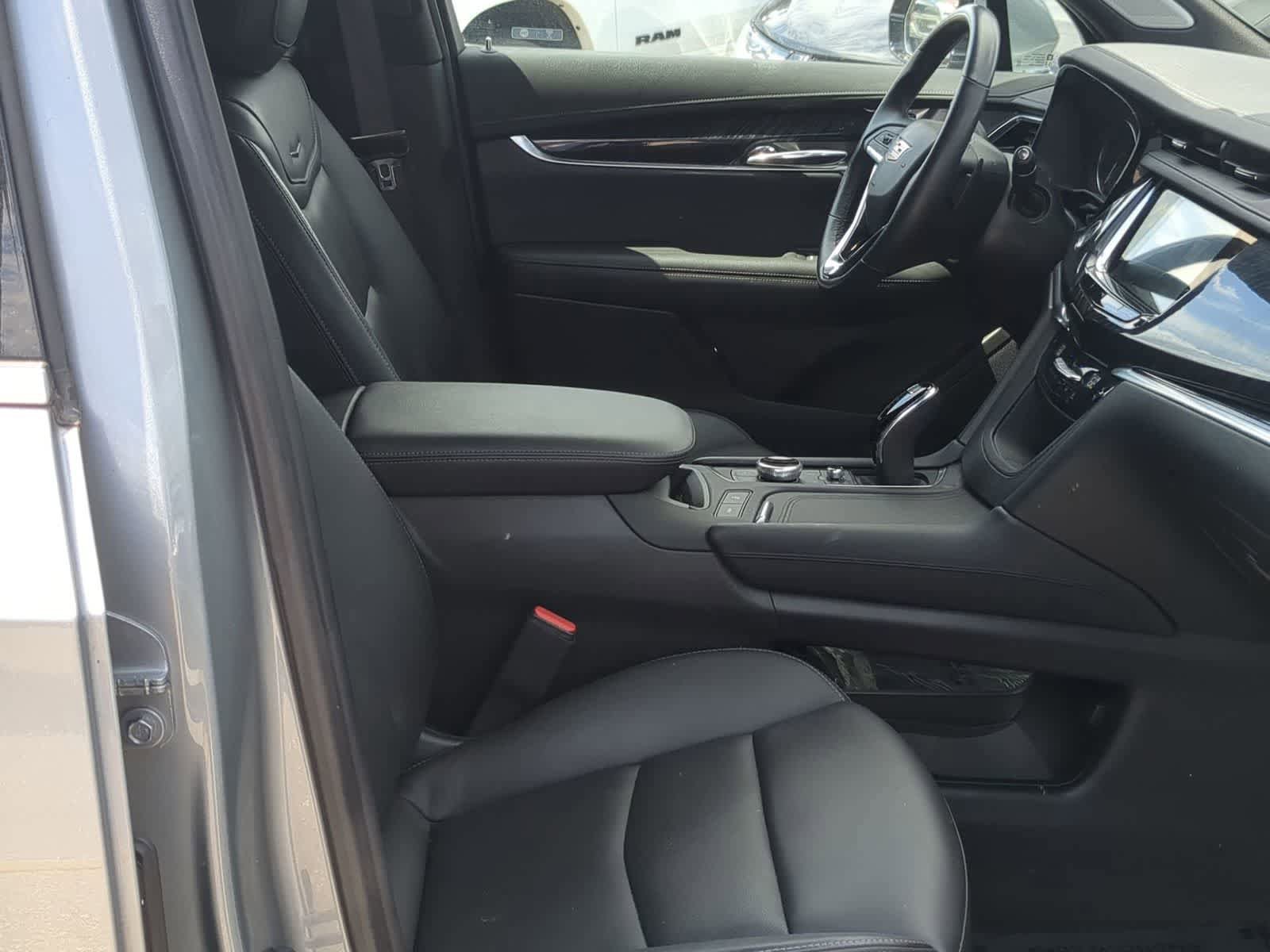 Used 2024 Cadillac XT6 Premium Luxury AWD/4WD image 21