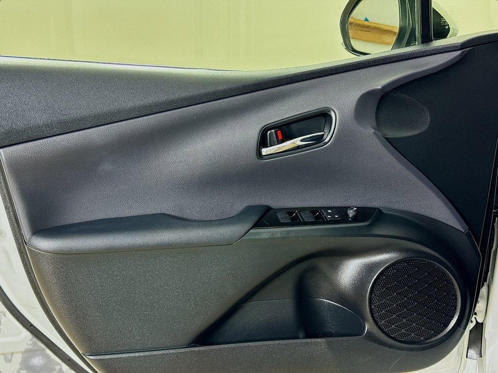 Certified 2022 Toyota Prius LE image 11
