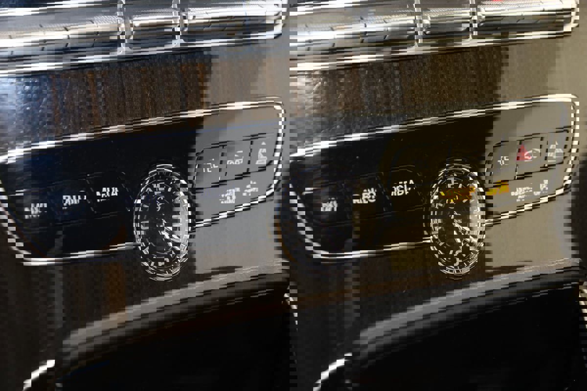 Used 2021 Mercedes-Benz C 300 4MATIC Cabriolet image 43