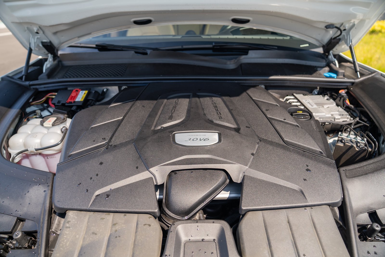 Certified 2022 Porsche Cayenne AWD/4WD image 28