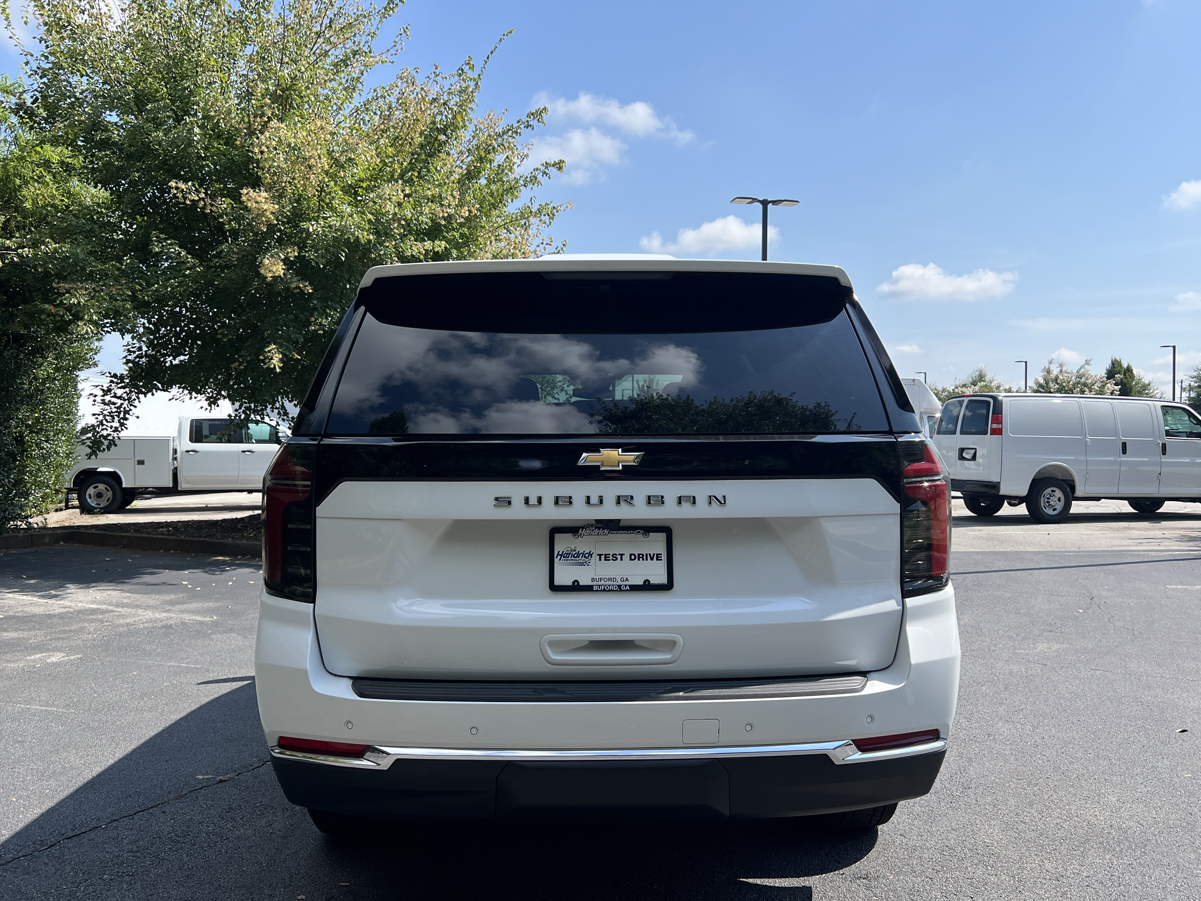 New 2026 Chevrolet Suburban LS w/ LPO, Get Active Package AWD/4WD image 8