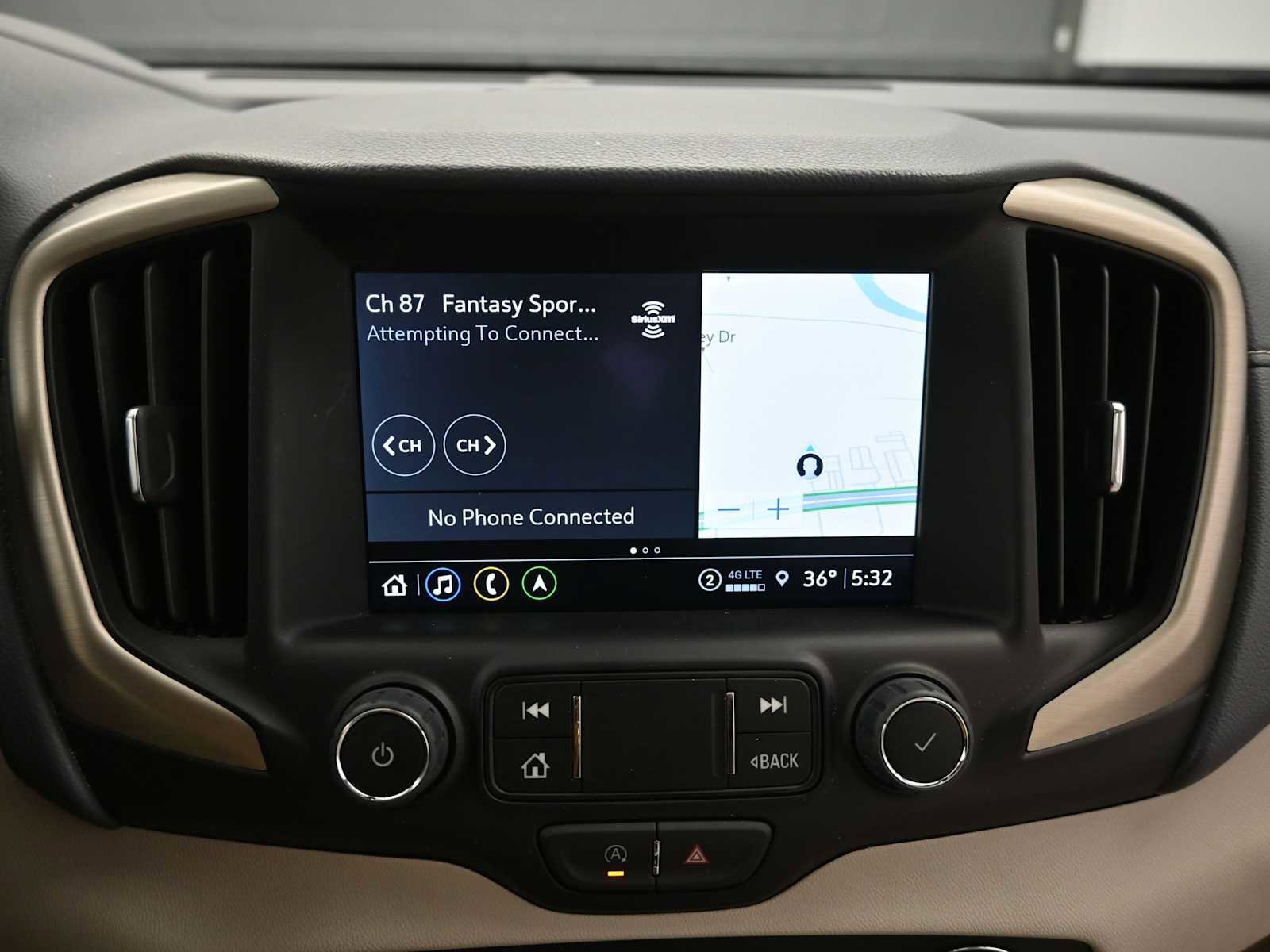 Used 2024 GMC Terrain Denali w/ Denali Premium Package image 17