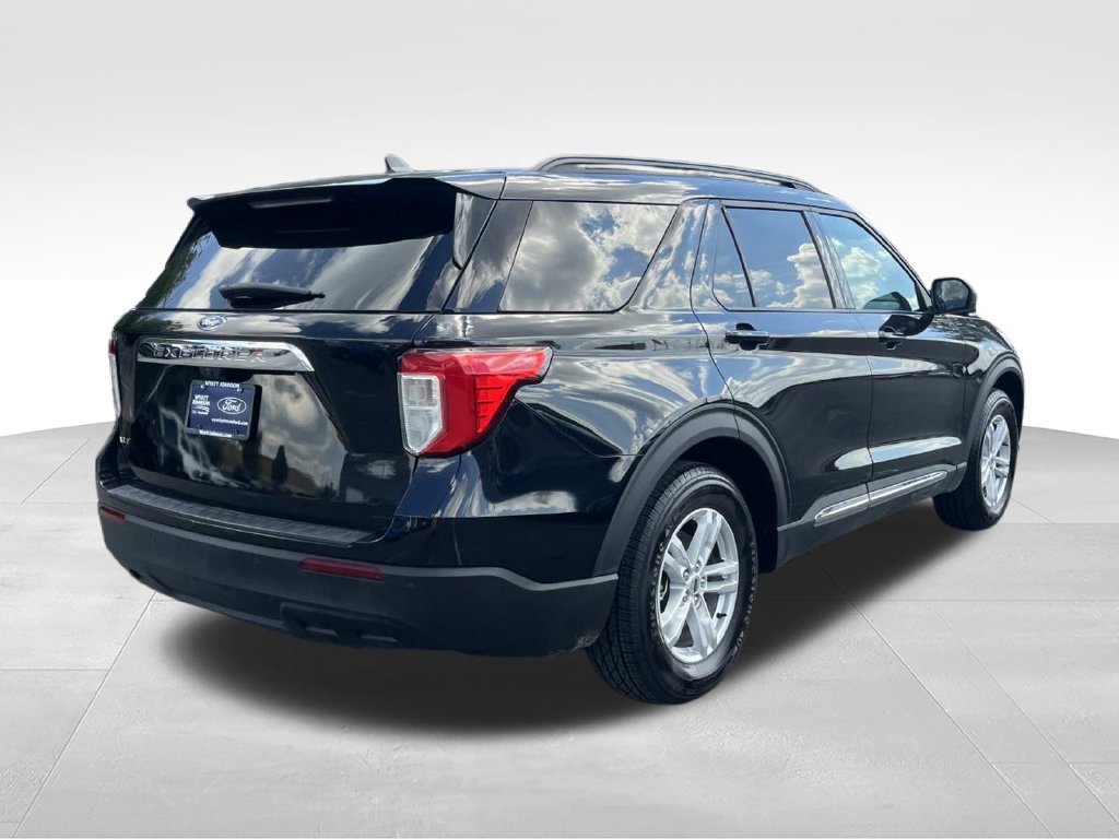 Used 2022 Ford Explorer XLT RWD image 3