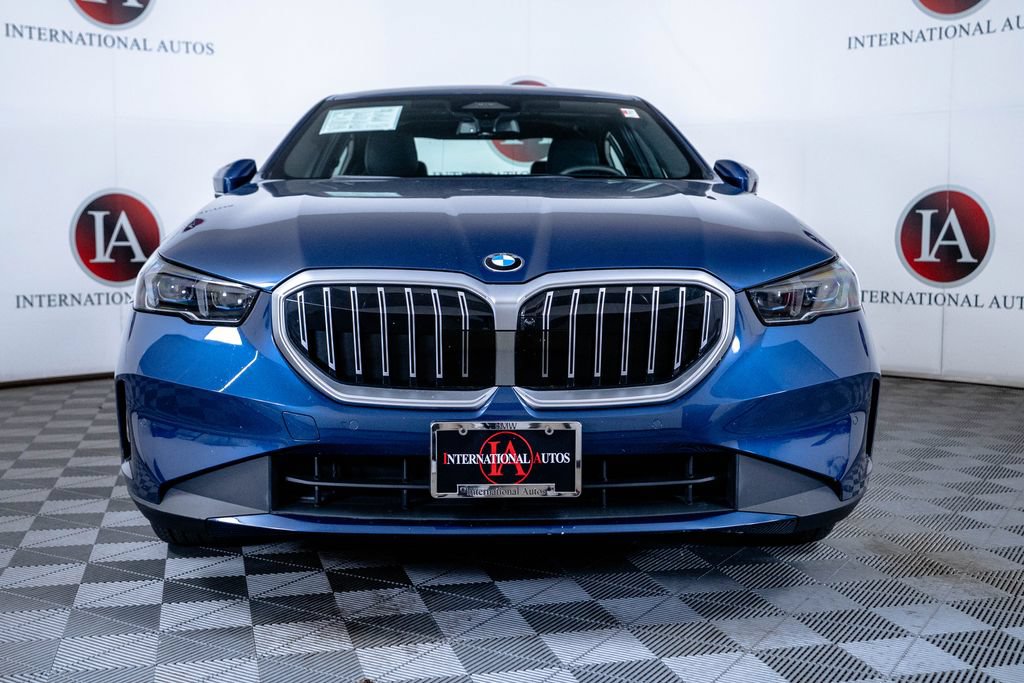 Used 2025 BMW 540i xDrive AWD/4WD image 2
