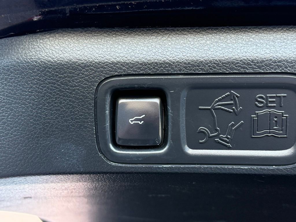 Used 2019 Lincoln Navigator Reserve image 18