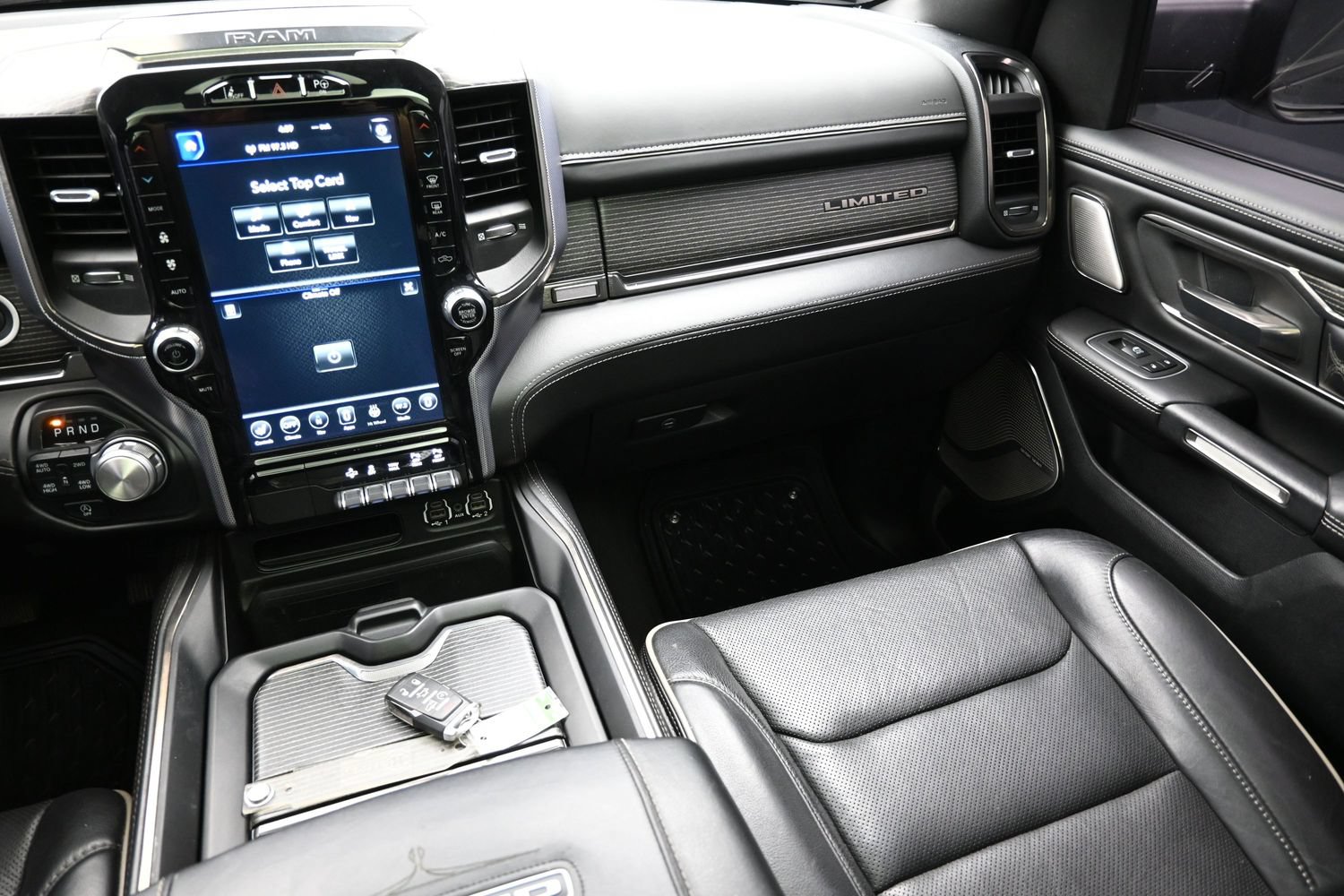 Used 2020 RAM 1500 Limited w/ Black Appearance Package AWD/4WD image 39