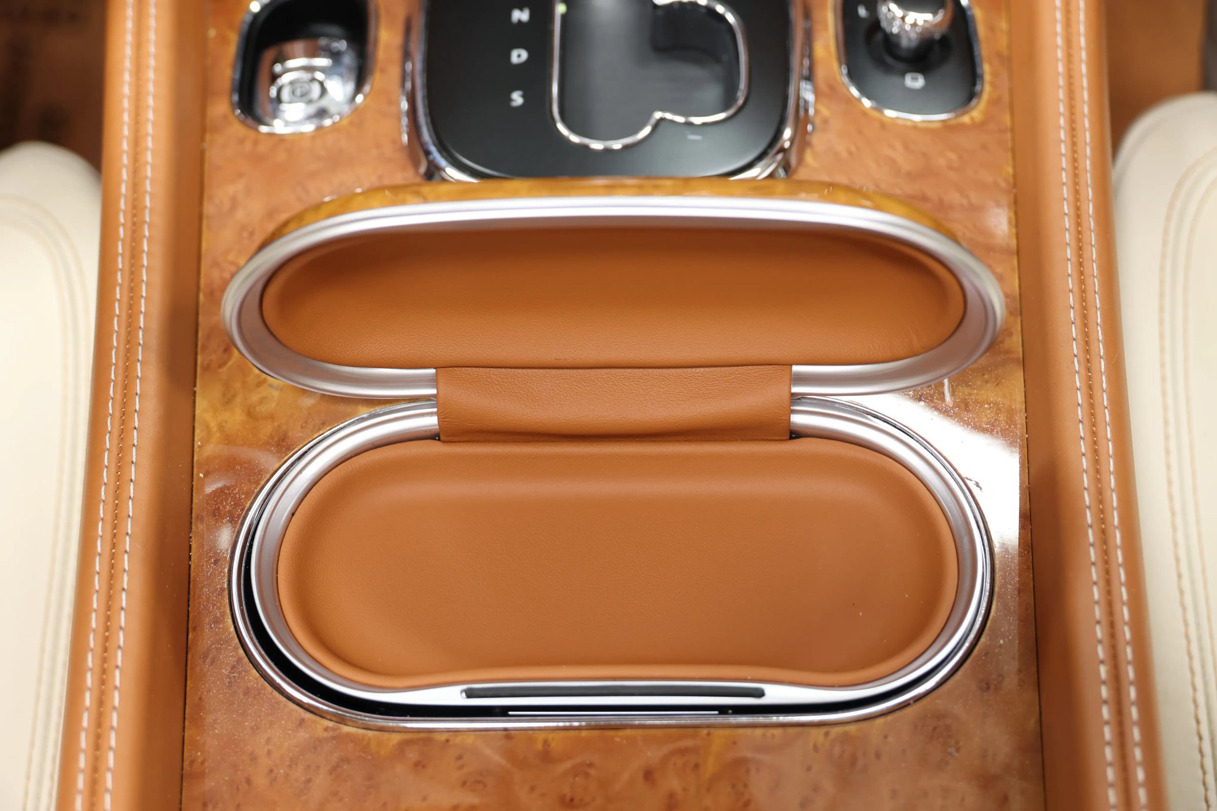 Used 2018 Bentley Flying Spur V8 AWD/4WD image 44
