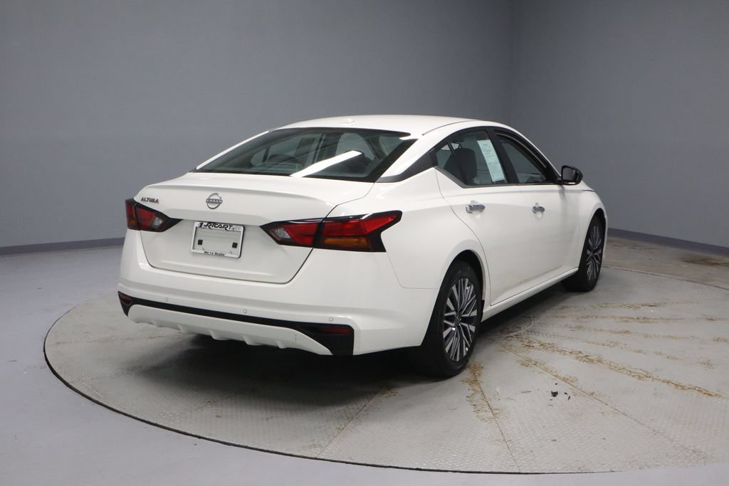 Certified 2025 Nissan Altima 2.5 SV FWD image 11