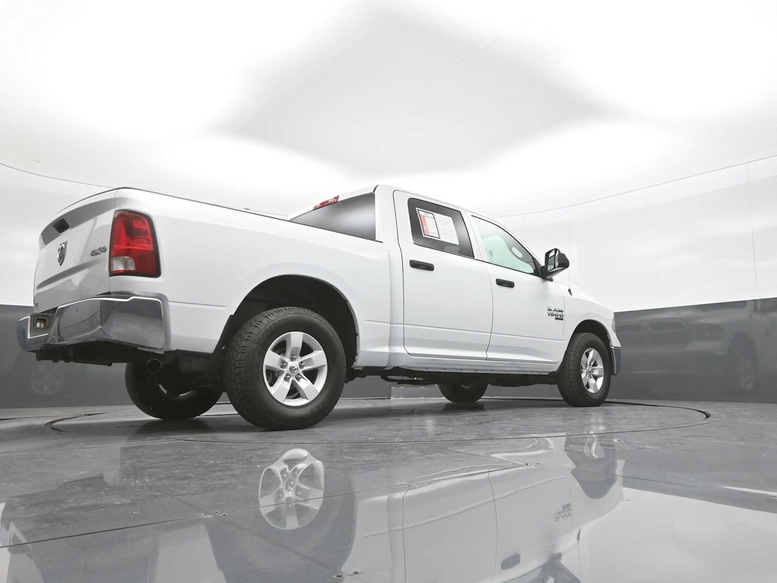 Used 2022 RAM 1500 Tradesman w/ Chrome Appearance Group AWD/4WD image 44