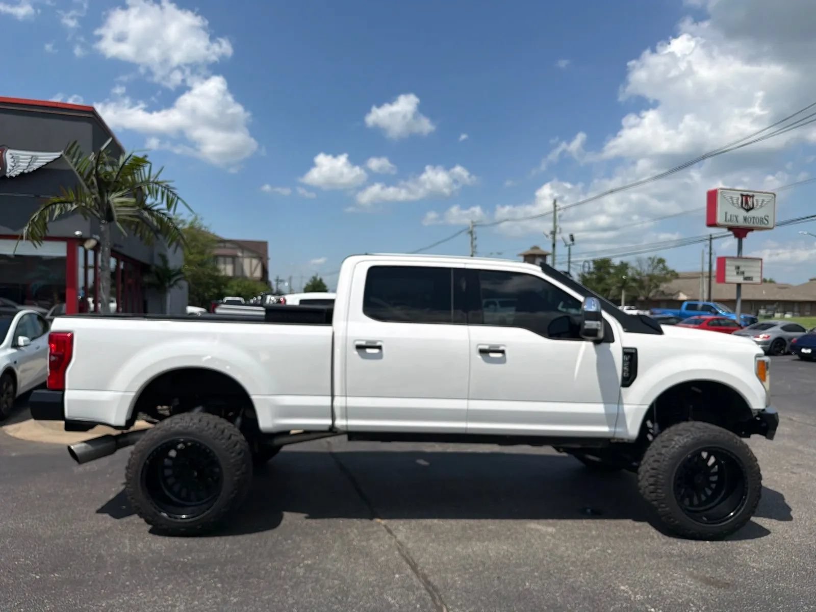 Used 2017 Ford F250 Platinum w/ Platinum Ultimate Package AWD/4WD image 8