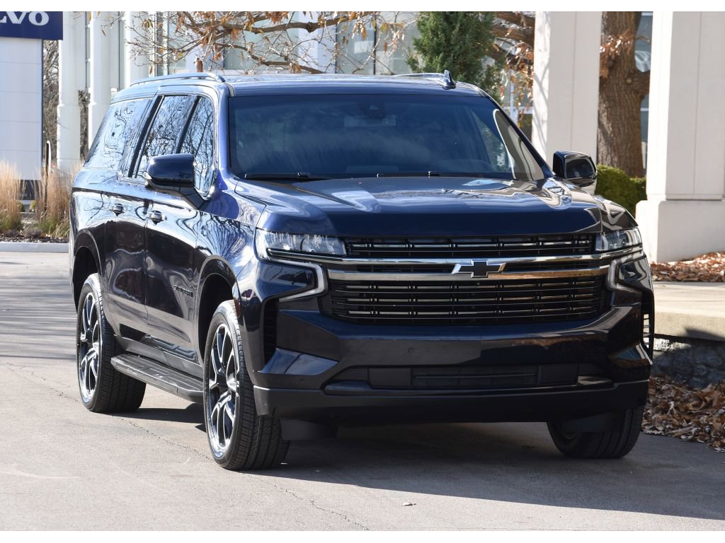 Used 2022 Chevrolet Suburban RST w/ Luxury Package image 2