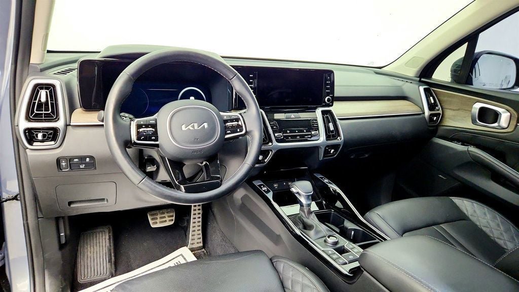 Used 2023 Kia Sorento SX Prestige AWD/4WD image 13