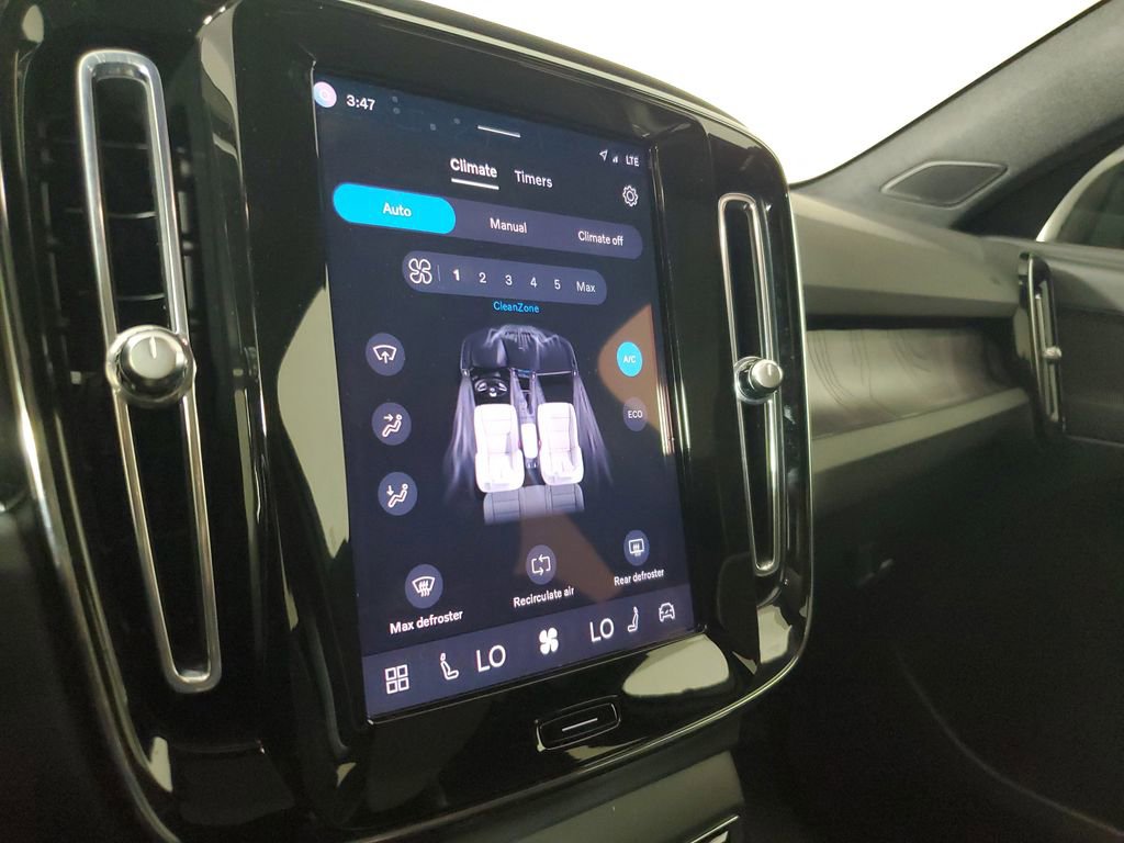 Used 2023 Volvo C40 P8 Recharge Plus image 30