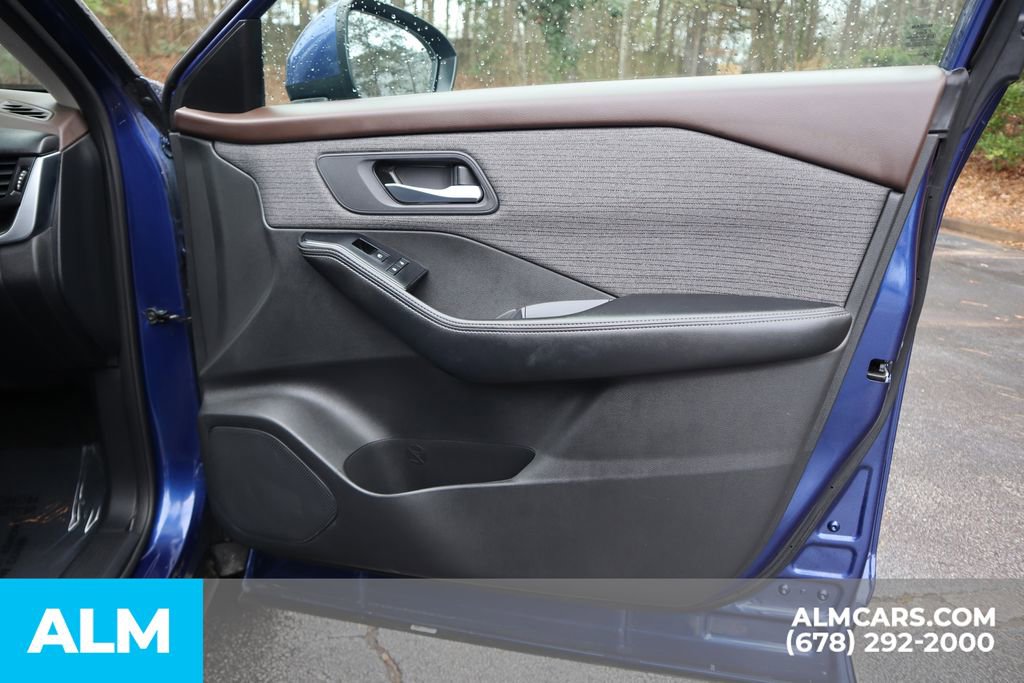 Used 2023 Nissan Rogue SV image 28