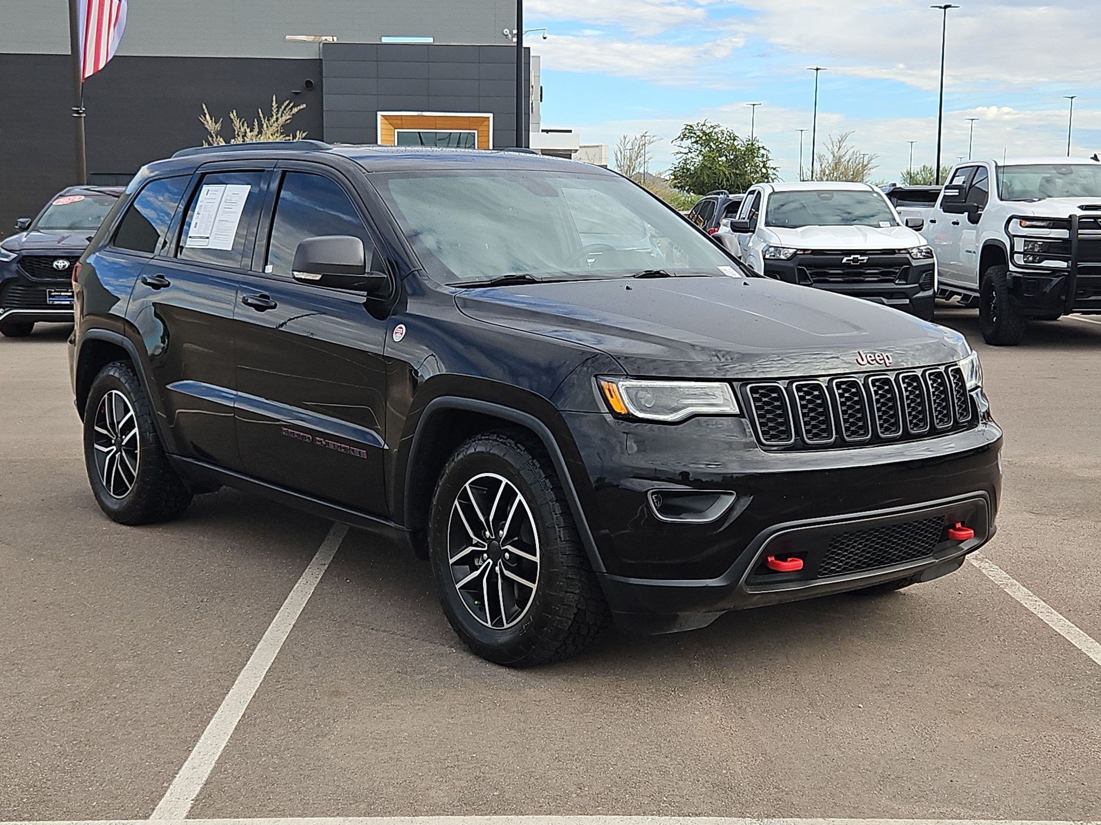 Used 2020 Jeep Grand Cherokee Trailhawk w/ Premium Lighting Group AWD/4WD image 8