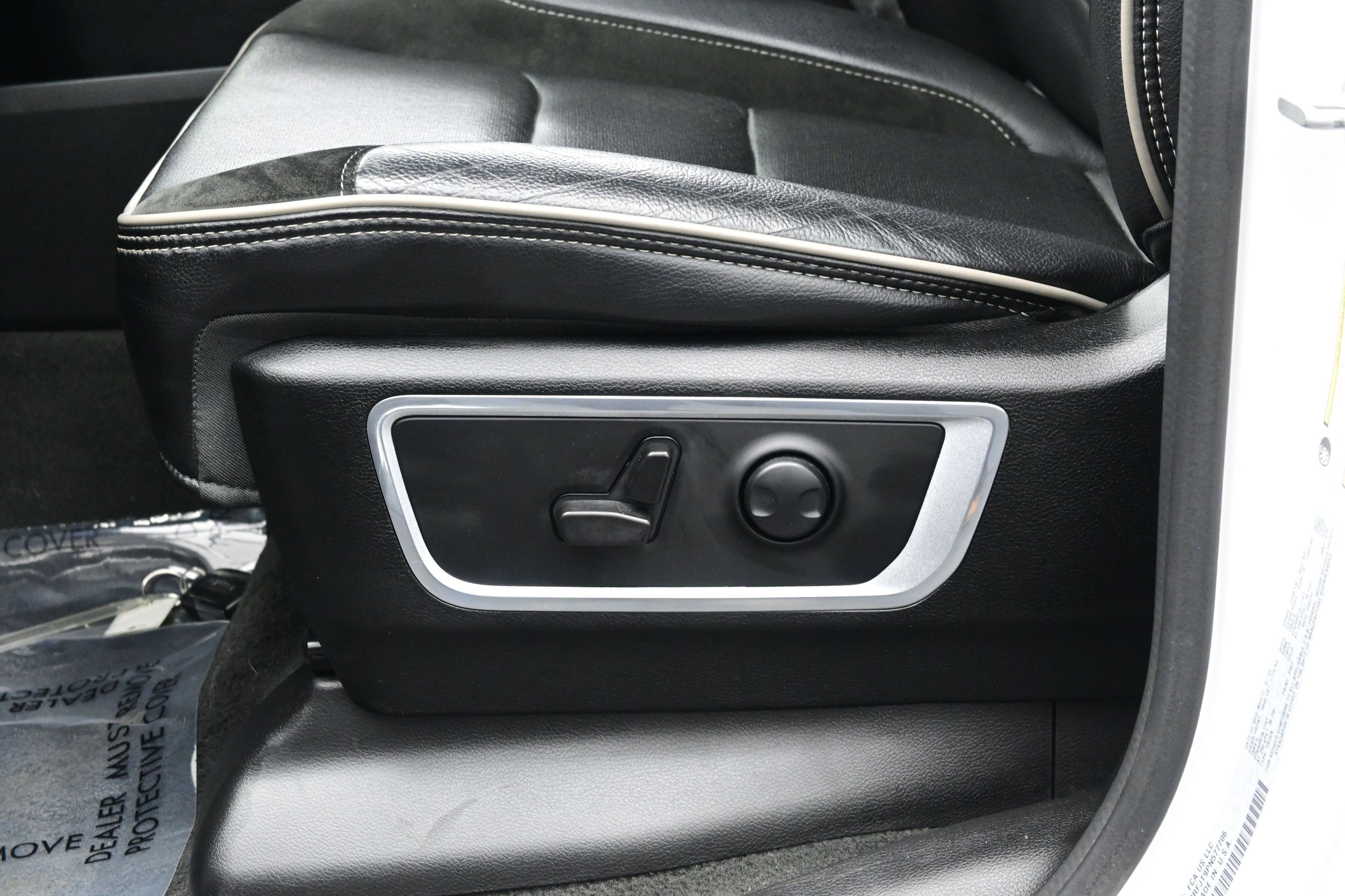 Used 2023 RAM 1500 Laramie AWD/4WD image 11