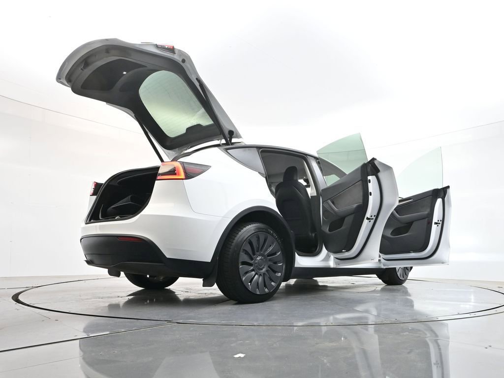 Used 2023 Tesla Model Y Long Range AWD/4WD image 43
