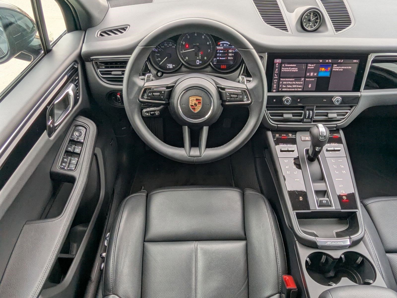 Certified 2025 Porsche Macan image 14