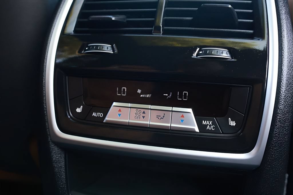 Used 2026 BMW X7 xDrive40i AWD/4WD image 34