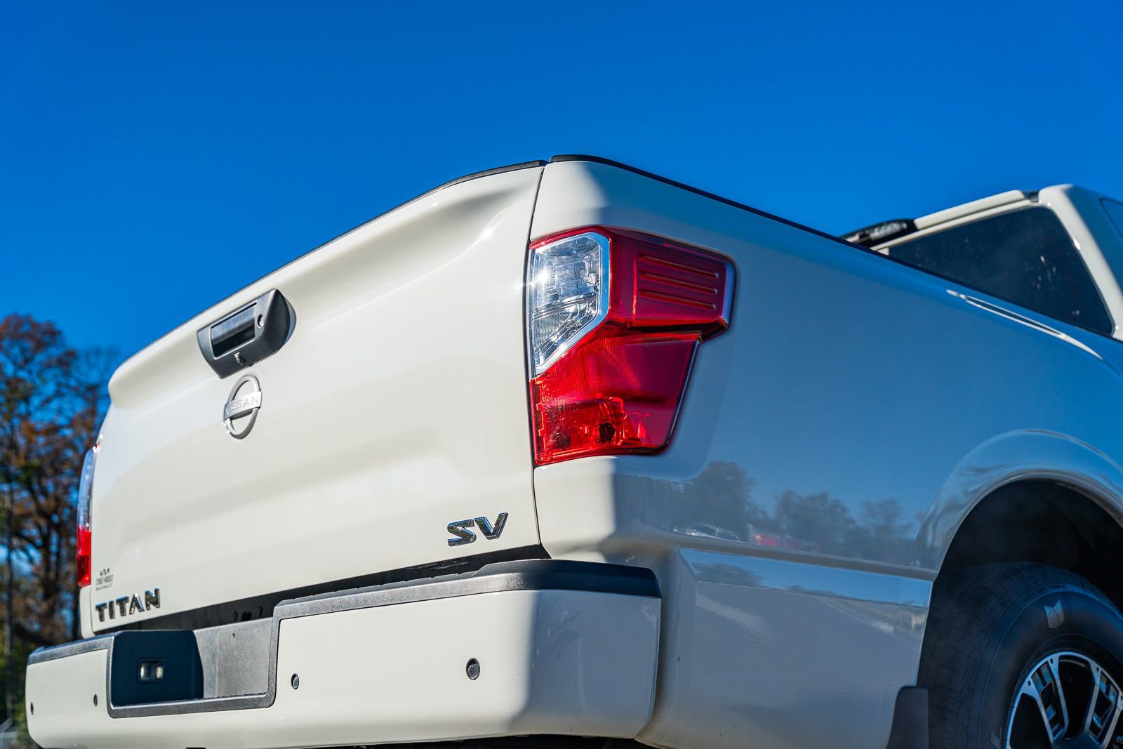 Used 2024 Nissan Titan SV w/ SV Convenience Package image 14