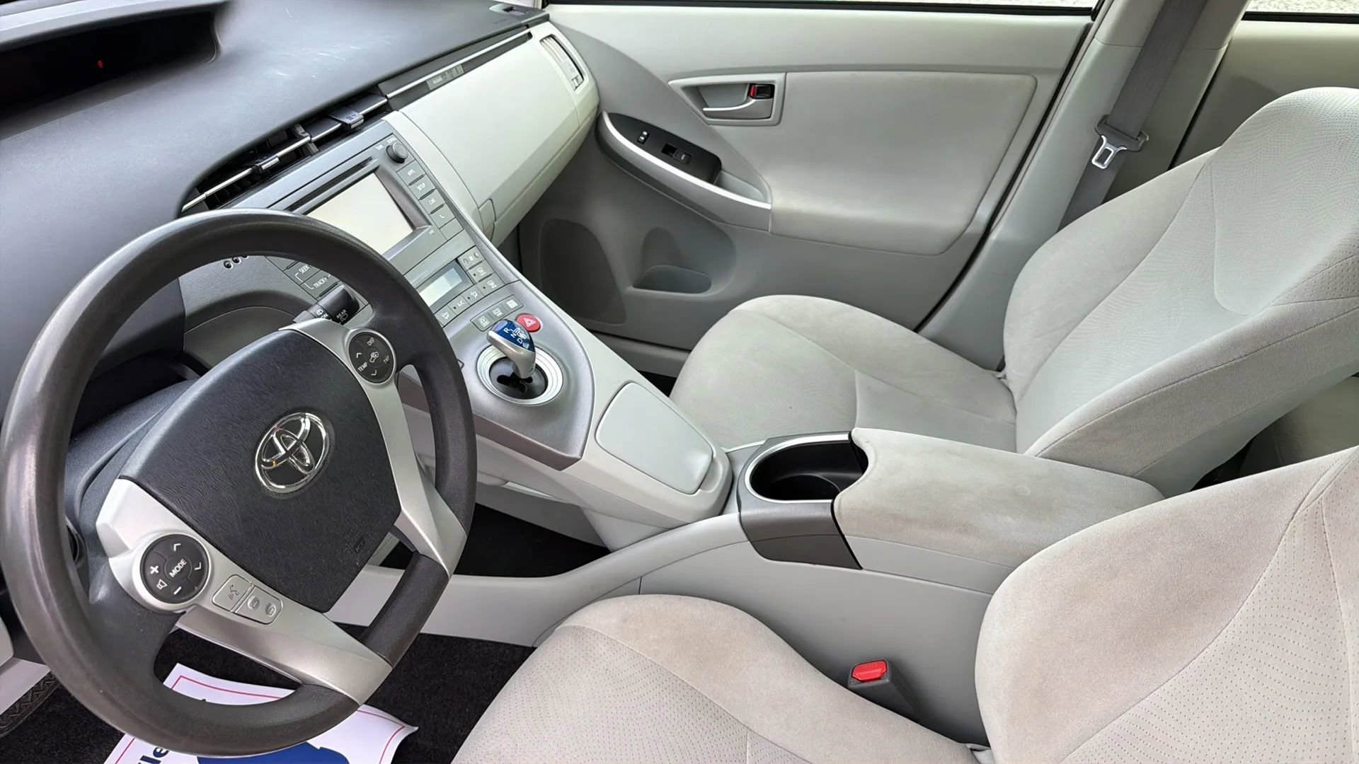 Used 2014 Toyota Prius Three image 25