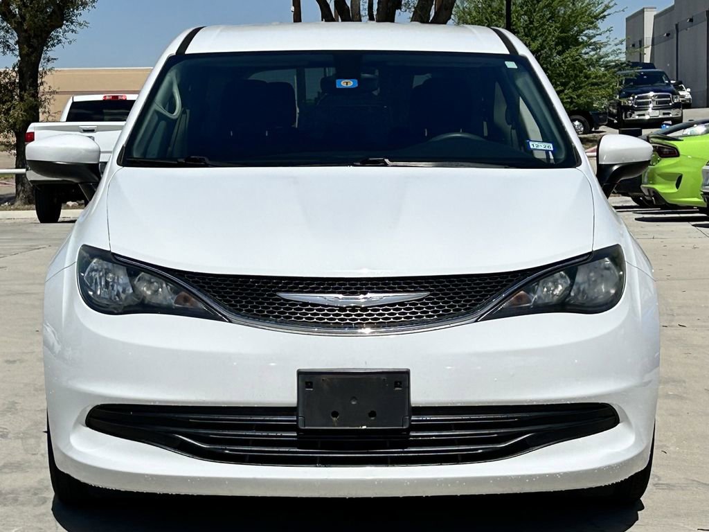 Used 2017 Chrysler Pacifica Touring w/ Tire & Wheel Group image 8