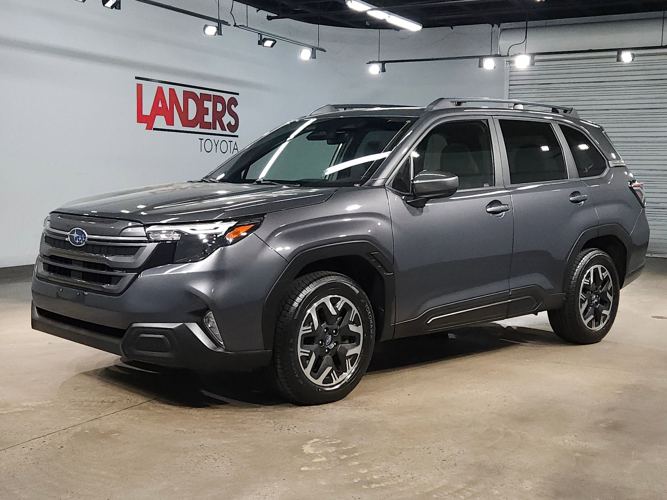 Used 2025 Subaru Forester Premium w/ Convenience Package #1 AWD/4WD image 3