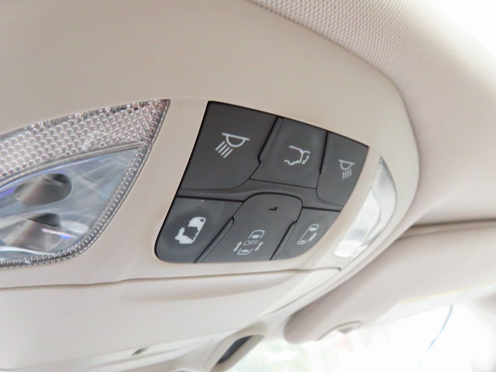 Used 2017 Chrysler Pacifica Limited image 41