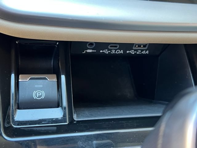 Used 2024 Subaru Outback Limited AWD/4WD image 32