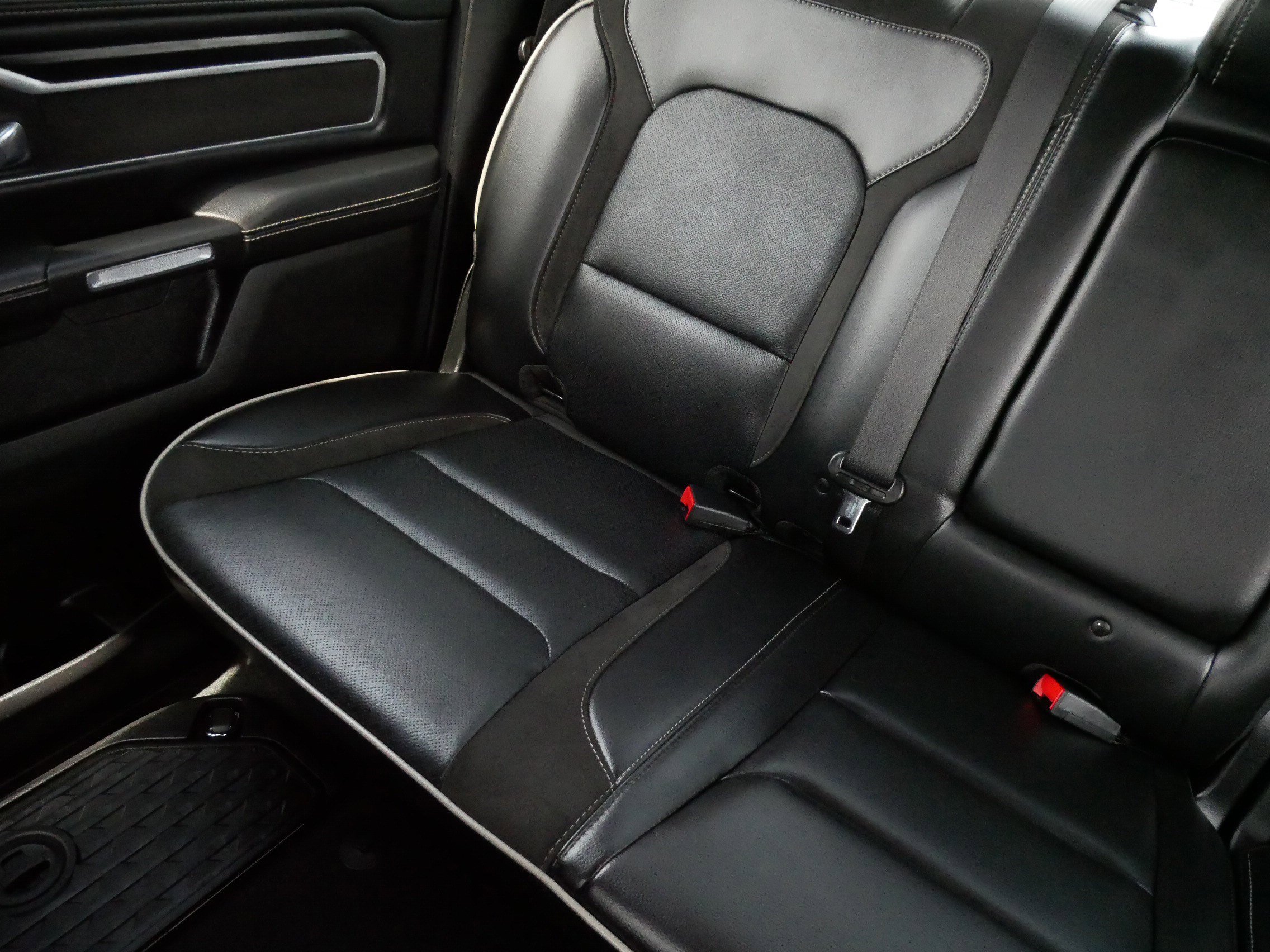 Used 2023 RAM 1500 Laramie image 12