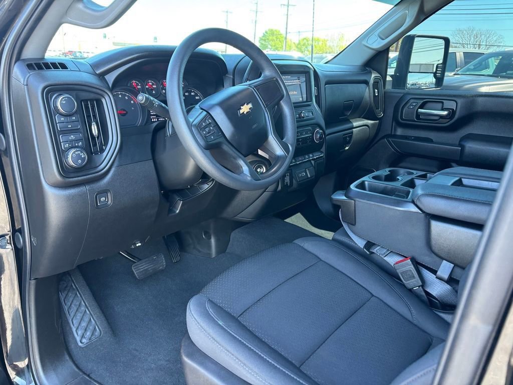 Used 2024 Chevrolet Silverado 2500 Custom image 7