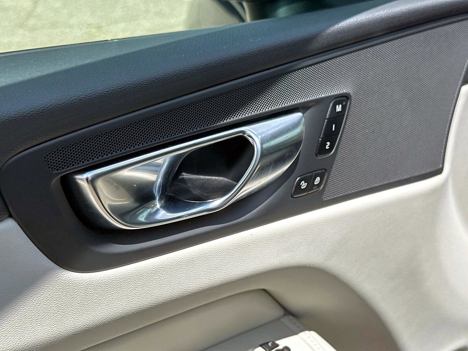Certified 2024 Volvo XC60 B5 Plus image 18