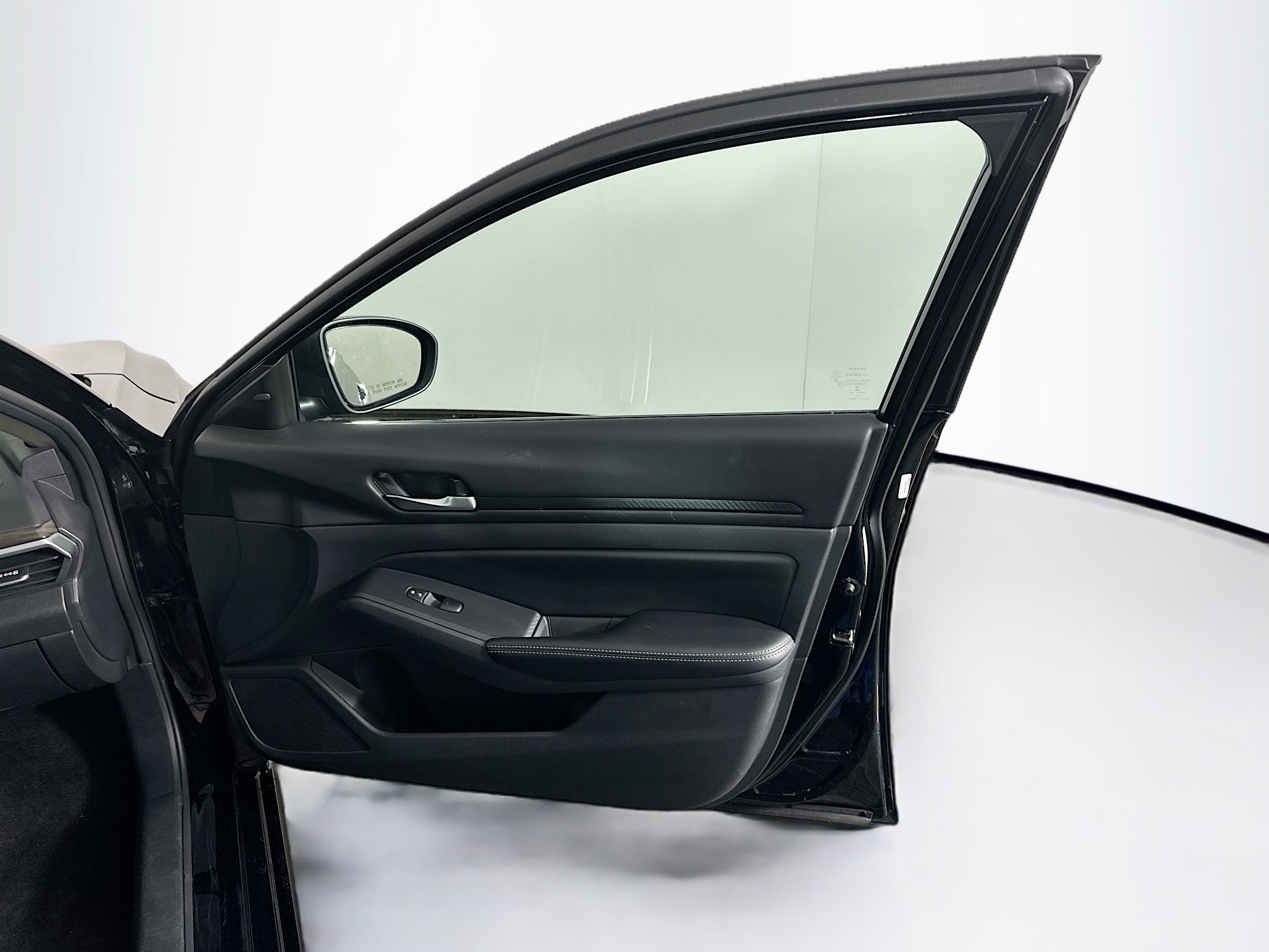 Used 2025 Nissan Altima 2.5 SV image 29