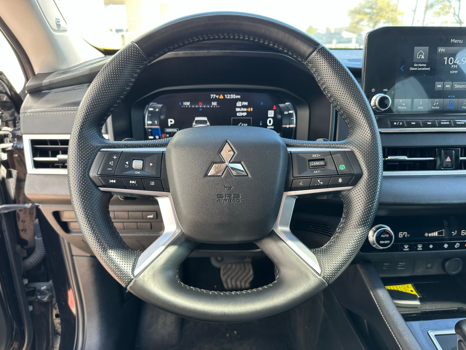 Used 2024 Mitsubishi Outlander SE image 12