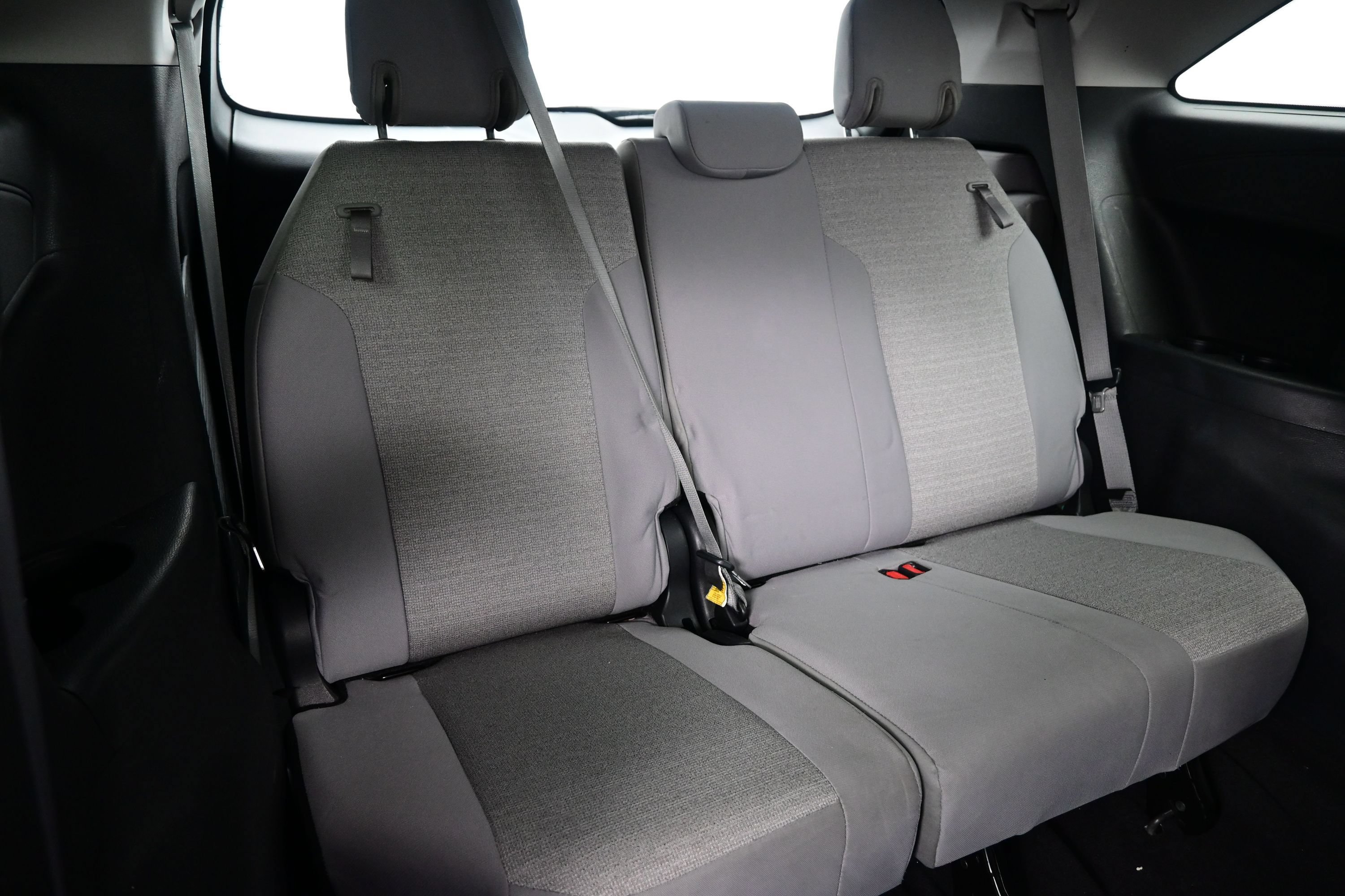 Used 2025 Toyota Sienna LE FWD image 17