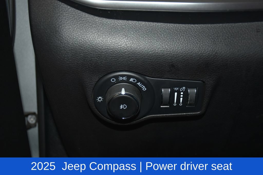 Used 2025 Jeep Compass Limited AWD/4WD image 9