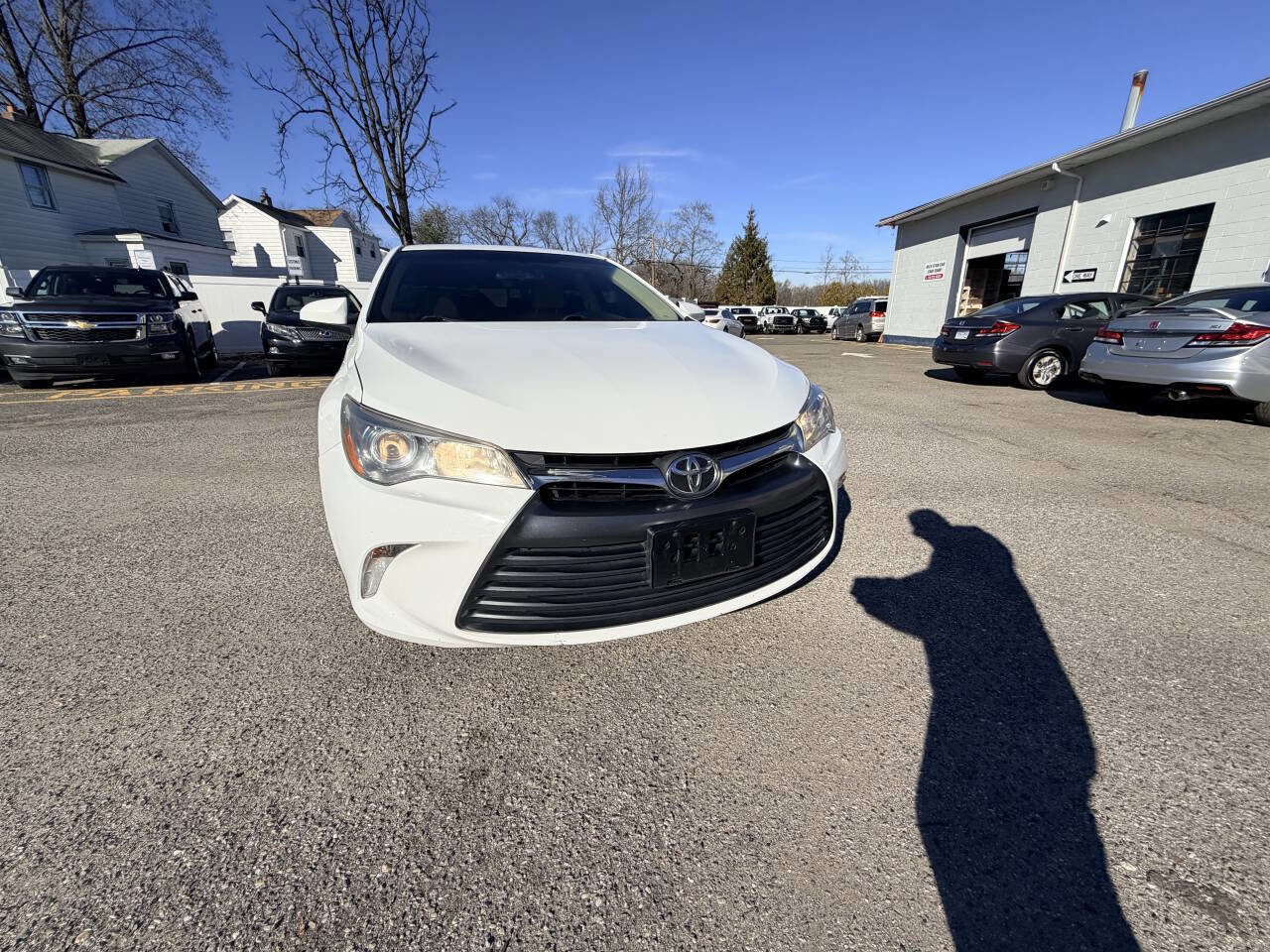 Used 2017 Toyota Camry LE image 4