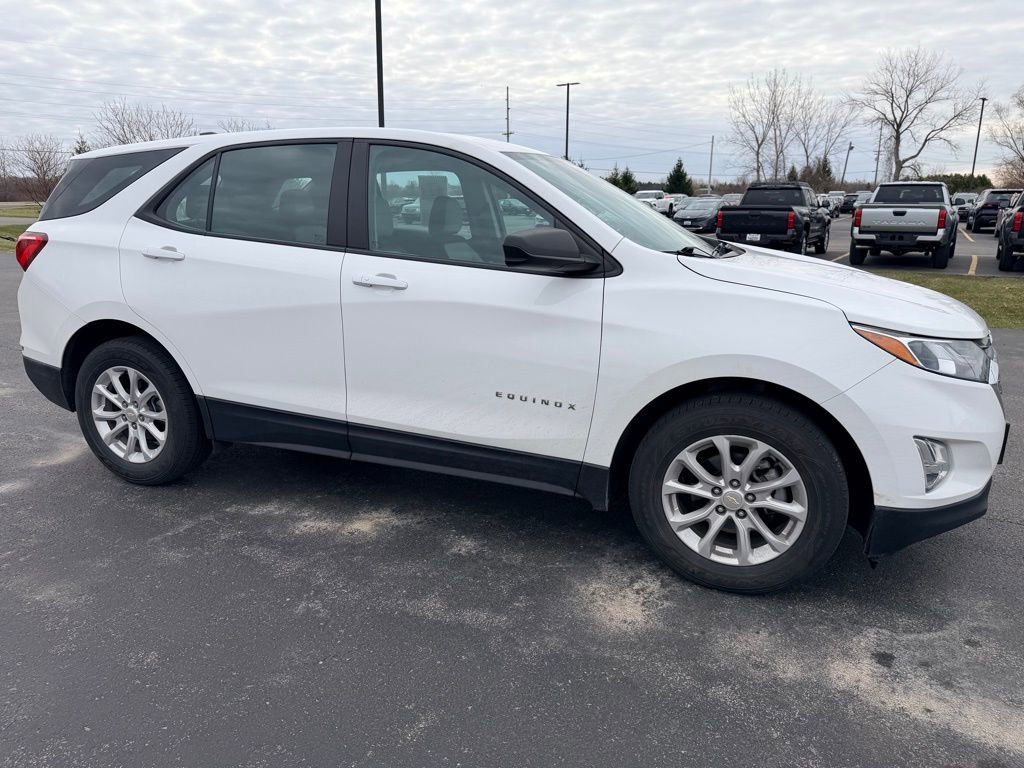 Used 2021 Chevrolet Equinox LS image 2