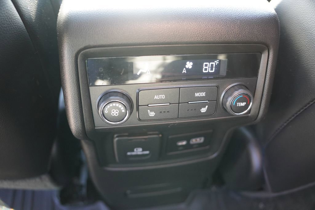 Certified 2023 GMC Acadia SLT w/ Preferred Package image 23