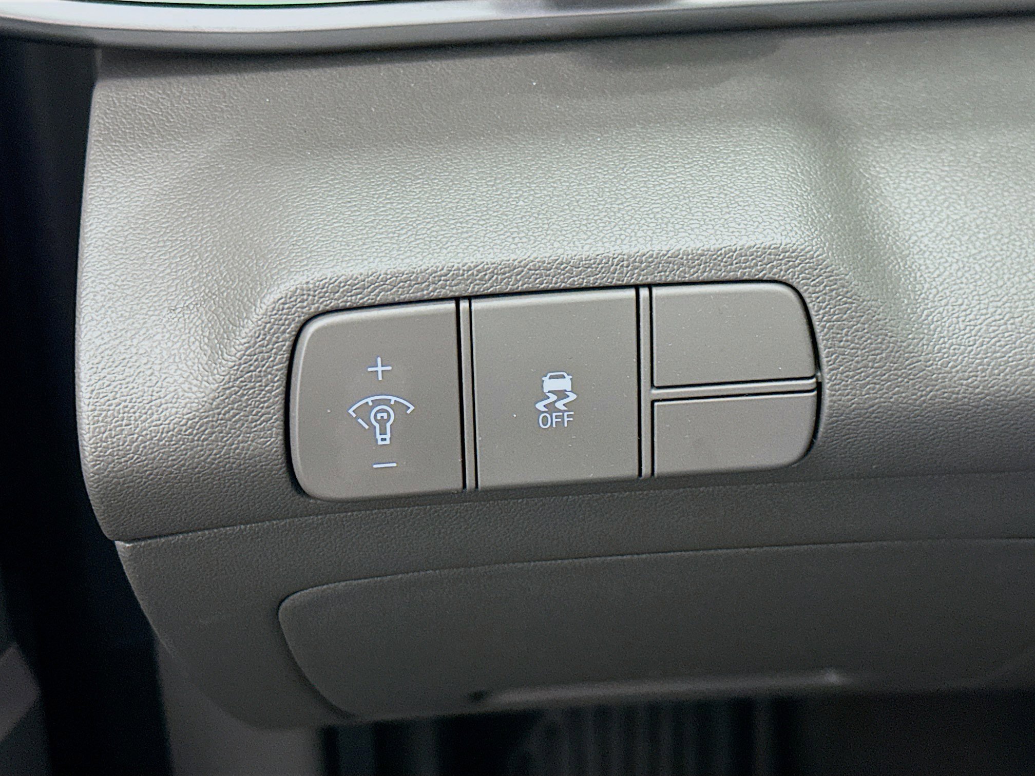 Used 2025 Hyundai Elantra SEL FWD image 17