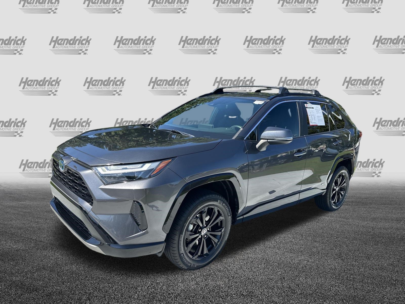 Used 2022 Toyota RAV4 SE w/ SE Grade Weather Package AWD/4WD image 5