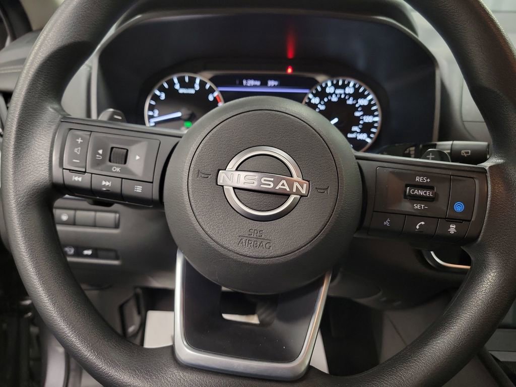 Used 2024 Nissan Rogue SV image 17