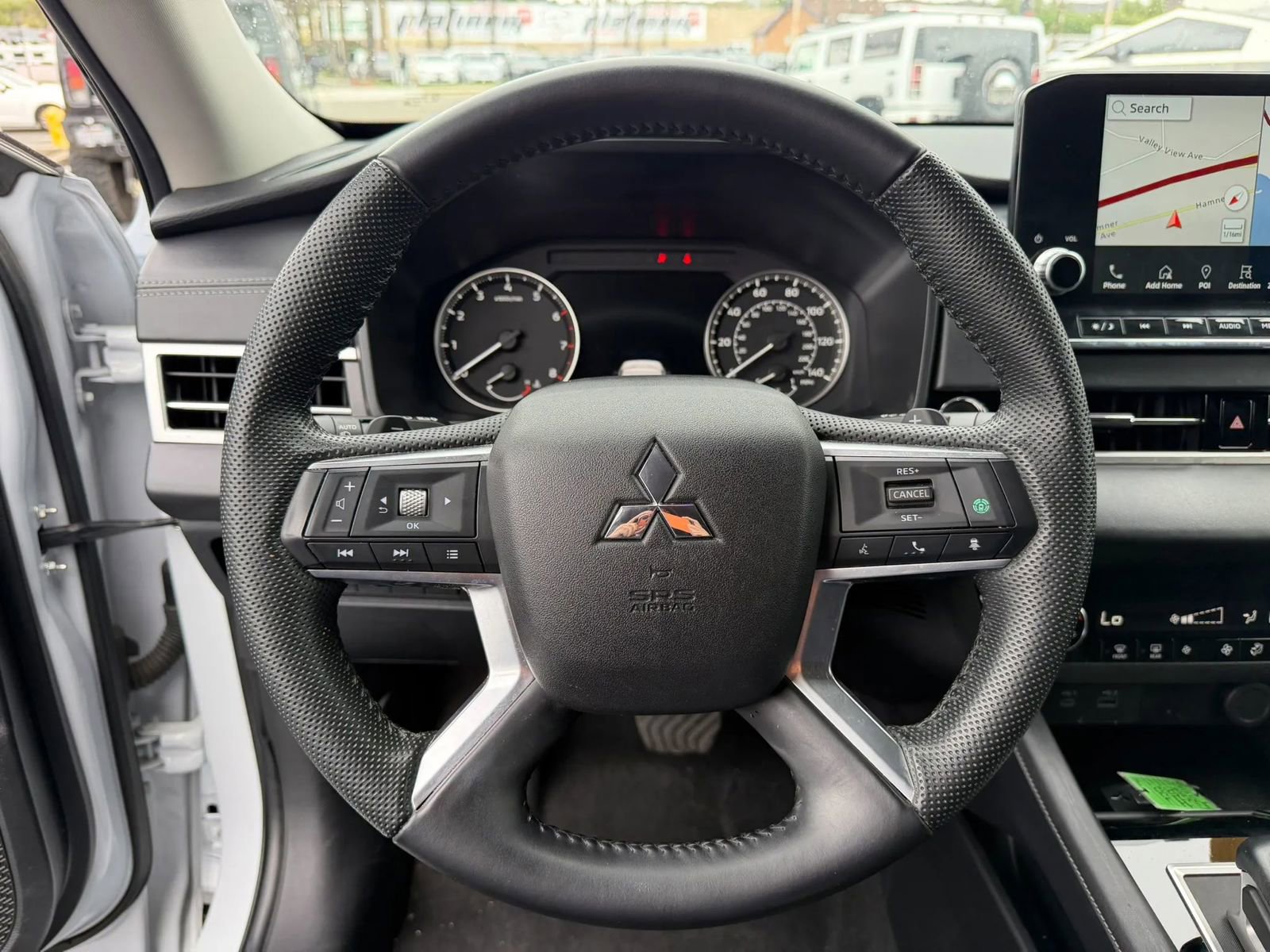 Used 2023 Mitsubishi Outlander ES image 17