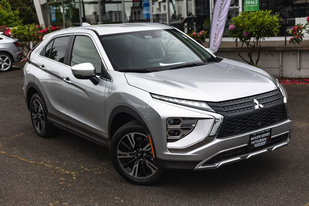 Used 2025 Mitsubishi Eclipse Cross SE AWD/4WD image 2