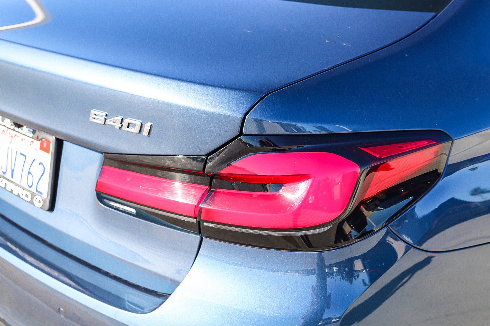 Used 2023 BMW 540i w/ Premium Package RWD image 9